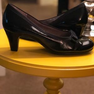 **NWOT**Black ‘Aerosole’ Pumps